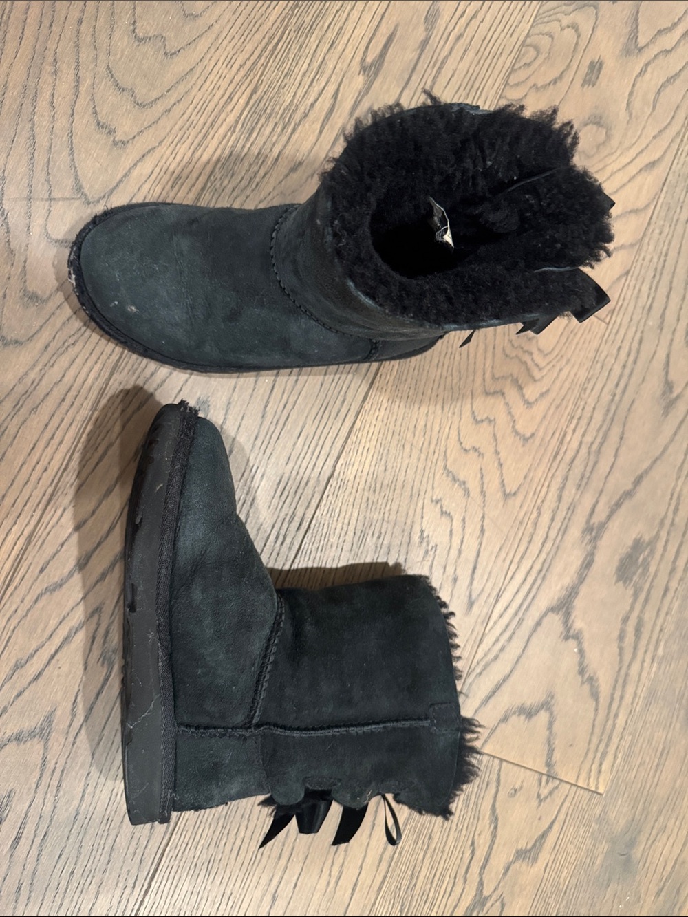 UGG Black Kids Shearling Bow Back Boots